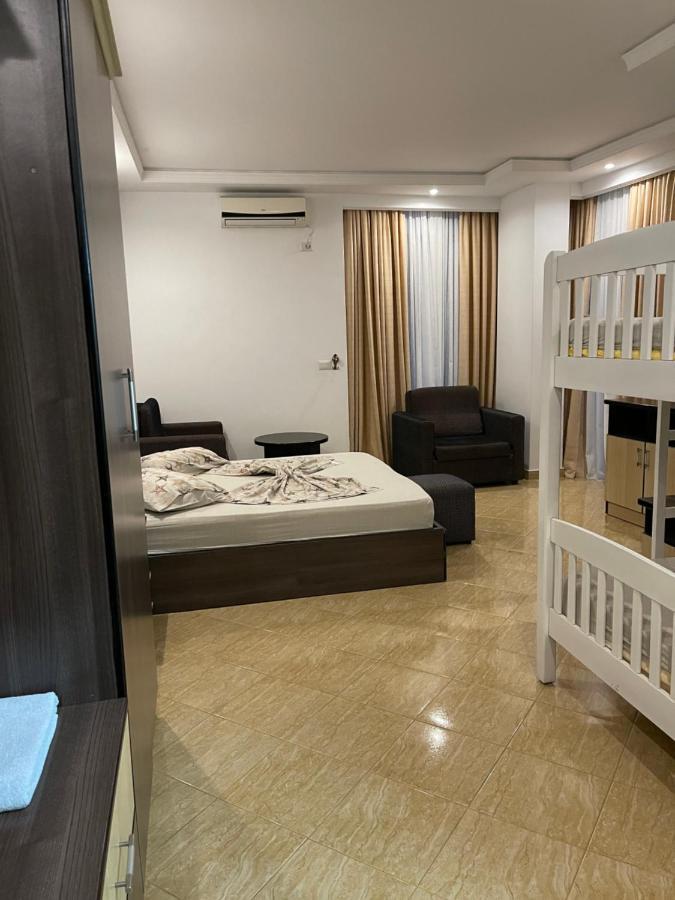 Hotel Zverneci Eksteriør billede